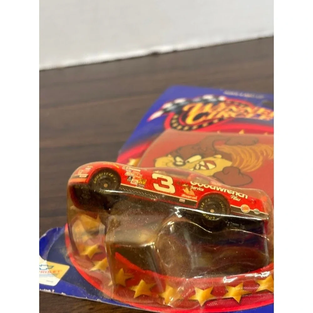 Winners Circle Dale Earnhardt 3 Tasmanian Devil 2000 Deluxe Diecast Car 1:64